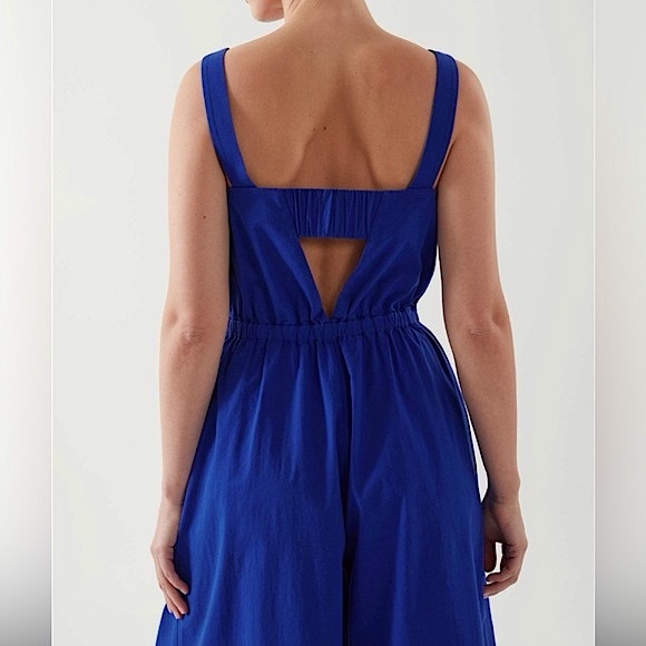 COS Wide Leg Jumpsuit in Brigh Blue Size 4 Smocked Cutout Back Sleeveless Retro - Picture 3 of 16
